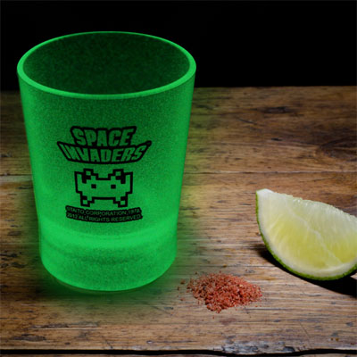 Verres Shooters phosphorescents Space Invaders  6,90 € - Stickboutik.com