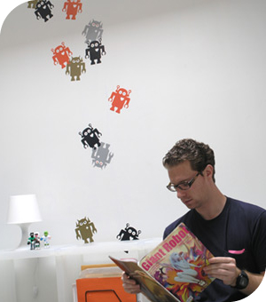 Stickers Muraux et stickers deco Robots gentil/m�chant chez stickboutik.com